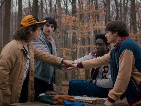 2026年Netflix怎么下载影片?离线观看、支持设备与下载限制